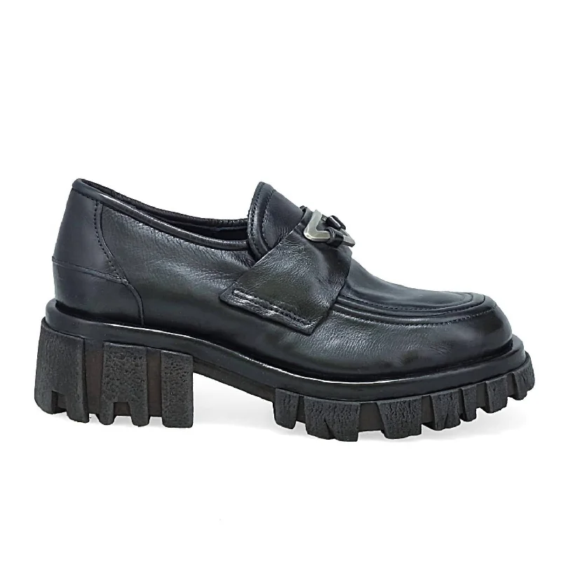 Women's Fur - Lined Loafers in Tan for a Cozy Winter Option Women's Harpie Lug Sole Oxford Shoes In Black Women's Fur - Lined Loafers in Tan for a Cozy Winter Option Women's Harpie Lug Sole Oxford Shoes In Black