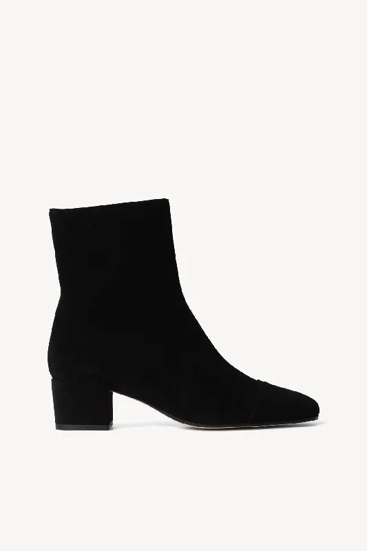 Plus Size Women's Faux Fur - Lined Ankle Boots in Chestnut for Cozy Winter WearAIMEE SHORT BOOT | BLACK SUEDE Plus Size Women's Faux Fur - Lined Ankle Boots in Chestnut for Cozy Winter WearAIMEE SHORT BOOT | BLACK SUEDE
