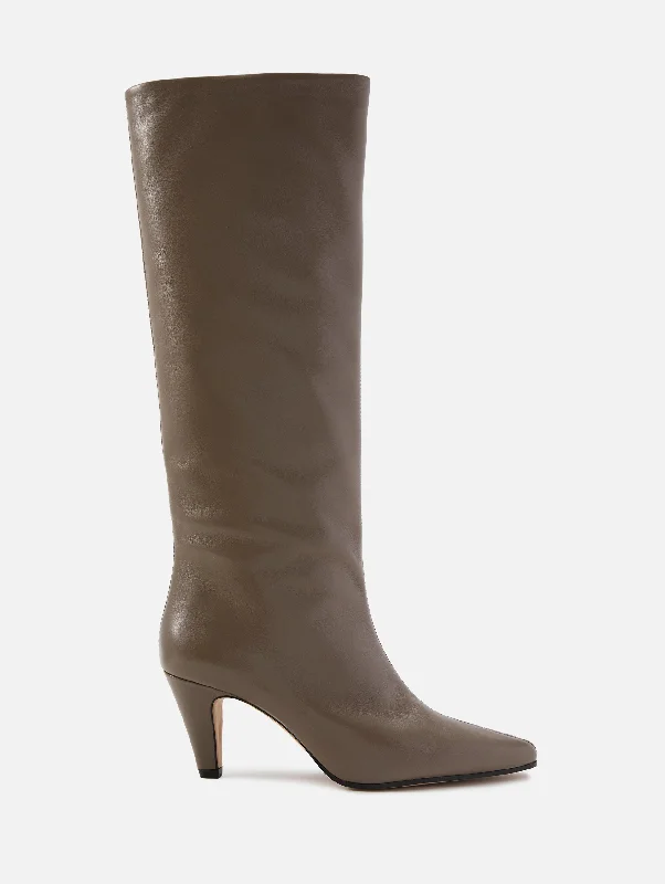 Women's Knee - High Leather Riding Boots in Black for a Classic Equestrian LookBoot Women's Knee - High Leather Riding Boots in Black for a Classic Equestrian LookBoot