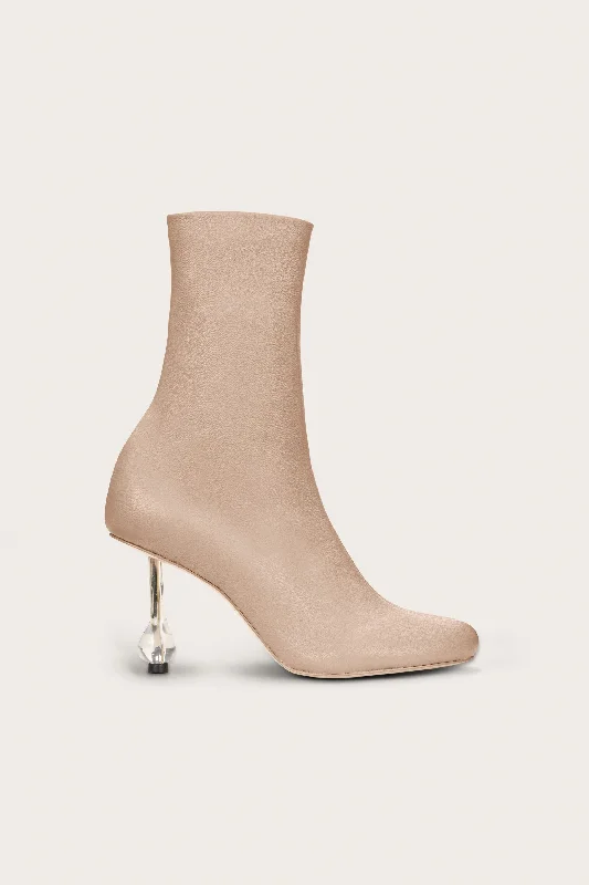 Women's Chunky - Heeled Chelsea Boots in Gray for a Casual and Trendy Everyday LookDROSIA BOOT - CEMENT Women's Chunky - Heeled Chelsea Boots in Gray for a Casual and Trendy Everyday LookDROSIA BOOT - CEMENT