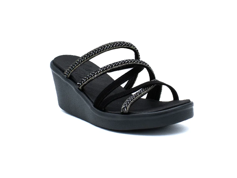 Waterproof Women's Rubber Beach Sandals with Arch Support in Blue for Water ActivitiesSKECHERS Skechers Rumble On - Night Out