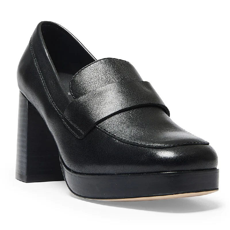 Women's Premium Leather Tassel Loafers in Dark Brown for a Classic Office LookHume Loafer in Black Leather Women's Premium Leather Tassel Loafers in Dark Brown for a Classic Office LookHume Loafer in Black Leather