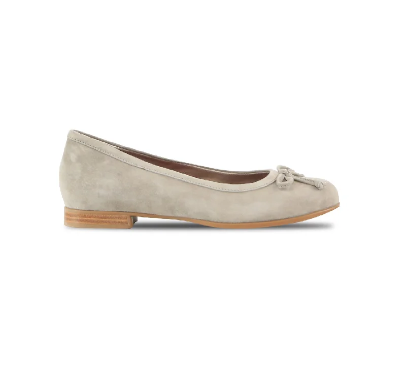 Adjustable Strap Women's Loafers in Tan for a Custom FitJOSLYNN
