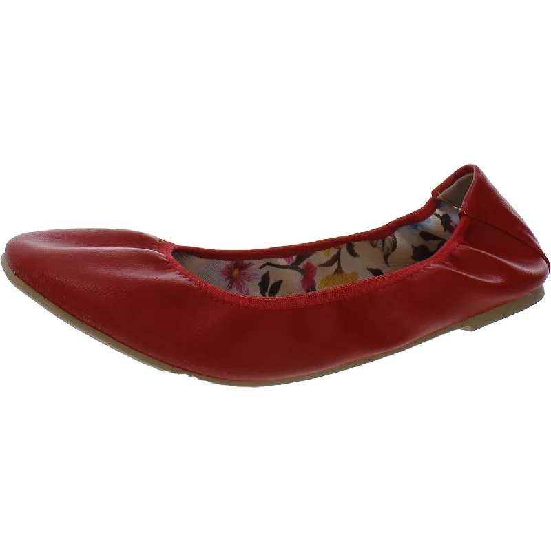 Women's Soft Suede Oxfords with Metal Eyelets in Burgundy for a Sophisticated TouchJournee Collection Womens Faux Leather Round Toe Ballet Flats Women's Soft Suede Oxfords with Metal Eyelets in Burgundy for a Sophisticated TouchJournee Collection Womens Faux Leather Round Toe Ballet Flats
