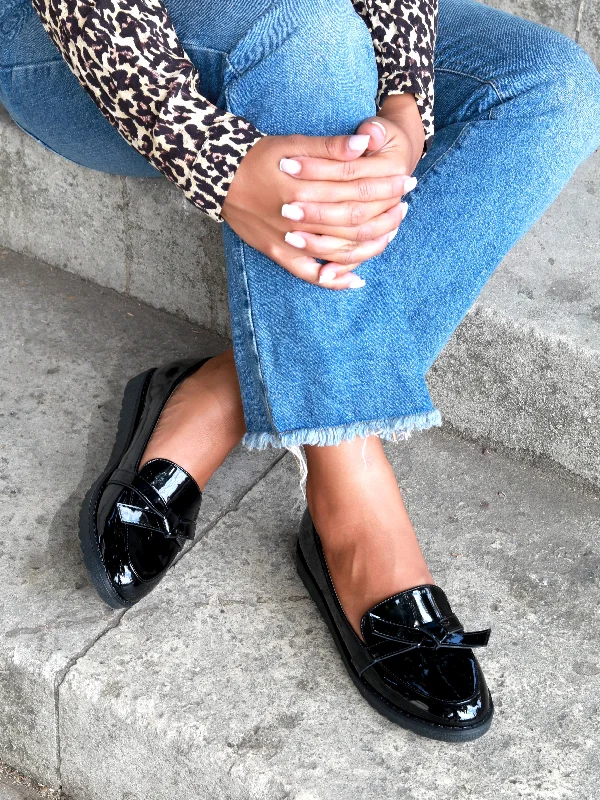 Women's Metallic Foil - Finish Loafers in Gold for a Glamorous Night OutKORTEZ