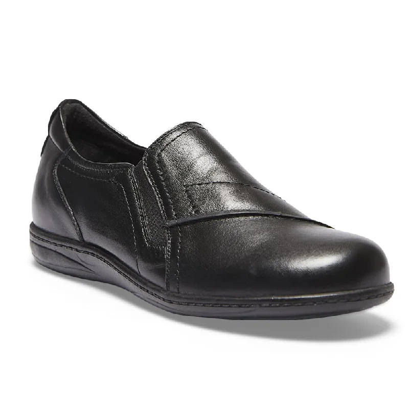 Plus Size Women's Wide - Fit Penny Loafers in Black for All - Day ComfortLatrobe Loafer in Black Leather Plus Size Women's Wide - Fit Penny Loafers in Black for All - Day ComfortLatrobe Loafer in Black Leather
