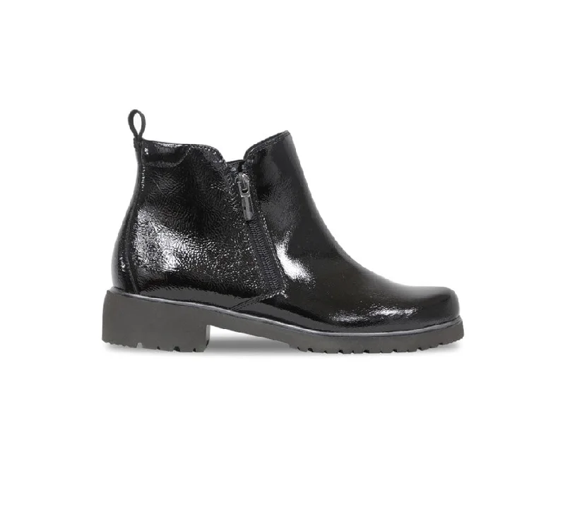 Plus Size Women's Wide - Fit Penny Loafers in Black for All - Day ComfortROURKE