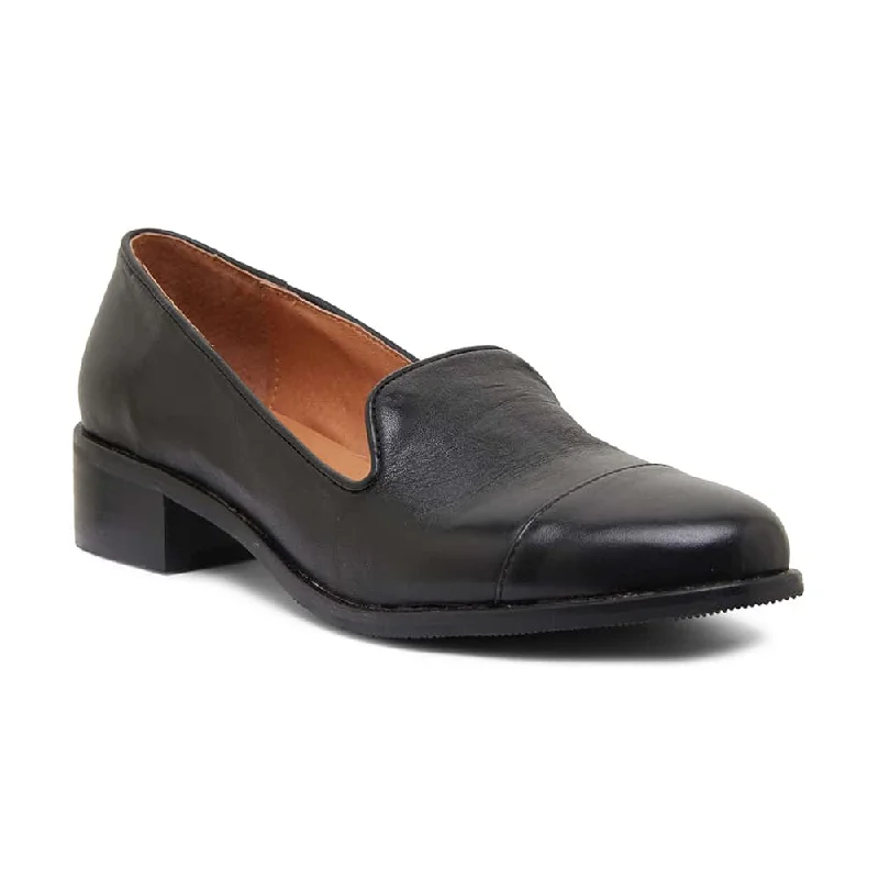 Adjustable Strap Women's Loafers in Tan for a Custom FitSable Loafer in Black Leather Adjustable Strap Women's Loafers in Tan for a Custom FitSable Loafer in Black Leather