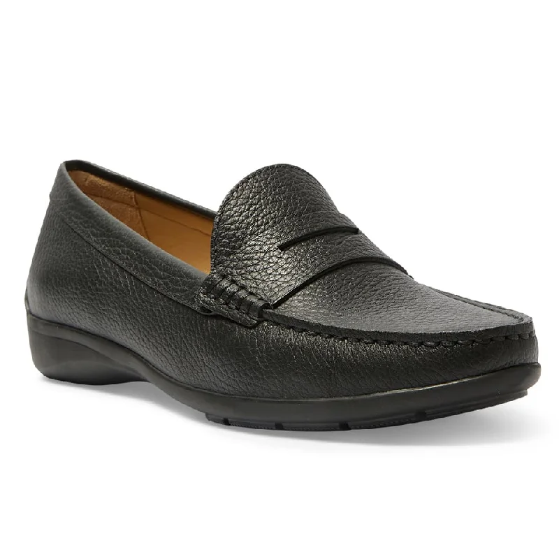 Women's Metallic Foil - Finish Loafers in Gold for a Glamorous Night OutTravis Loafer in Black Leather Women's Metallic Foil - Finish Loafers in Gold for a Glamorous Night OutTravis Loafer in Black Leather