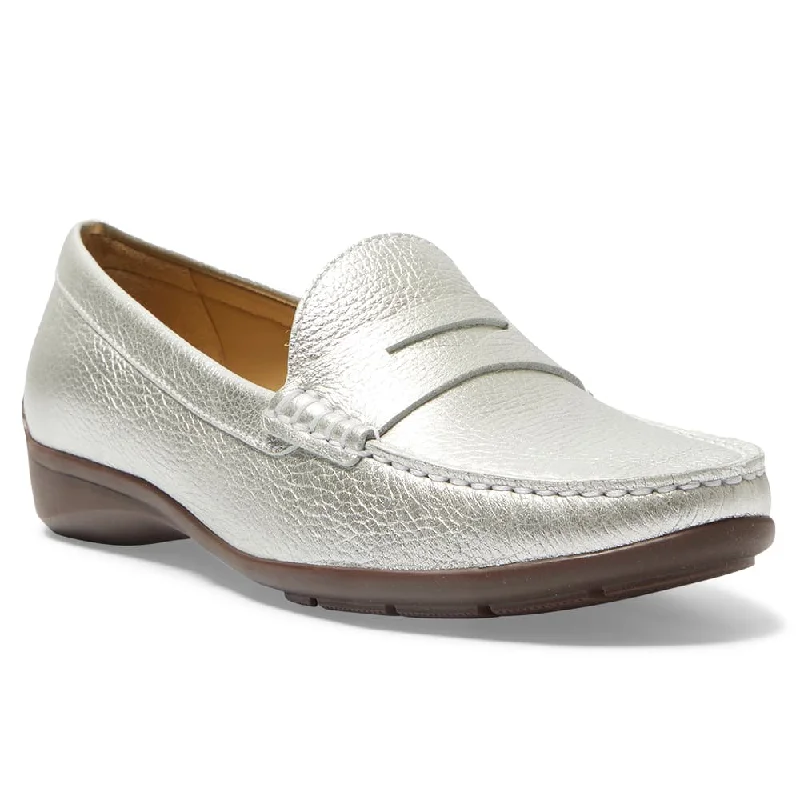 Child - Friendly Women's Loafers in Purple for Moms on the GoTravis Loafer in Silver Metallic Leather Child - Friendly Women's Loafers in Purple for Moms on the GoTravis Loafer in Silver Metallic Leather
