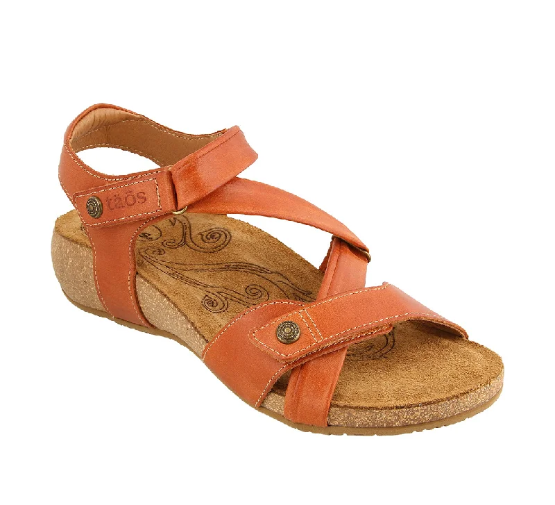Anti - Slip Women's Sandals with a Grooved Sole in Green for Outdoor AdventuresUniverse - Burnt Orange Anti - Slip Women's Sandals with a Grooved Sole in Green for Outdoor AdventuresUniverse - Burnt Orange