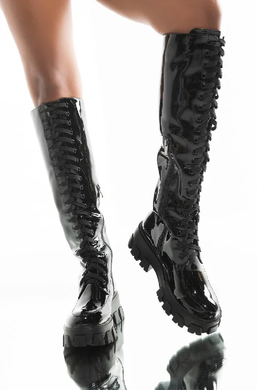 Knee high boots with decorative tasselsAZALEA WANG PUT THE BLAME ON ME FLATFORM BOOT IN BLACK Knee high boots with decorative tasselsAZALEA WANG PUT THE BLAME ON ME FLATFORM BOOT IN BLACK