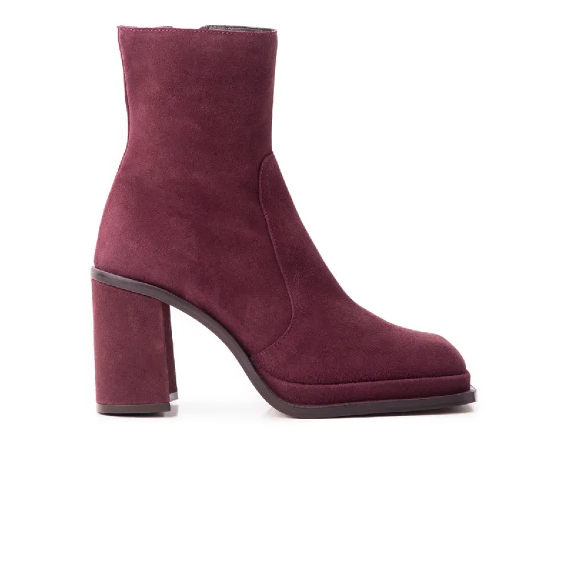 women's ankle boots with cutoutsBowen Raisin Suede