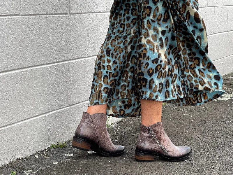 women's ankle boots with pull tabsFelmini Jadine available in 2 colours