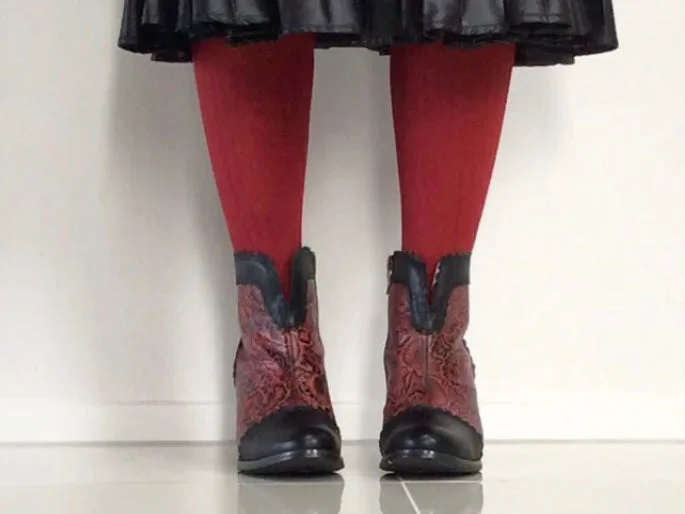 women's ankle boots with elastic sidesHelium Berta available in 2 colours