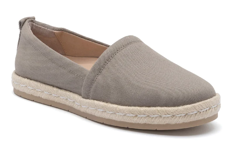 Women's casual shoes with geometric prints for a modern feelIsle Slip On Metatarsal