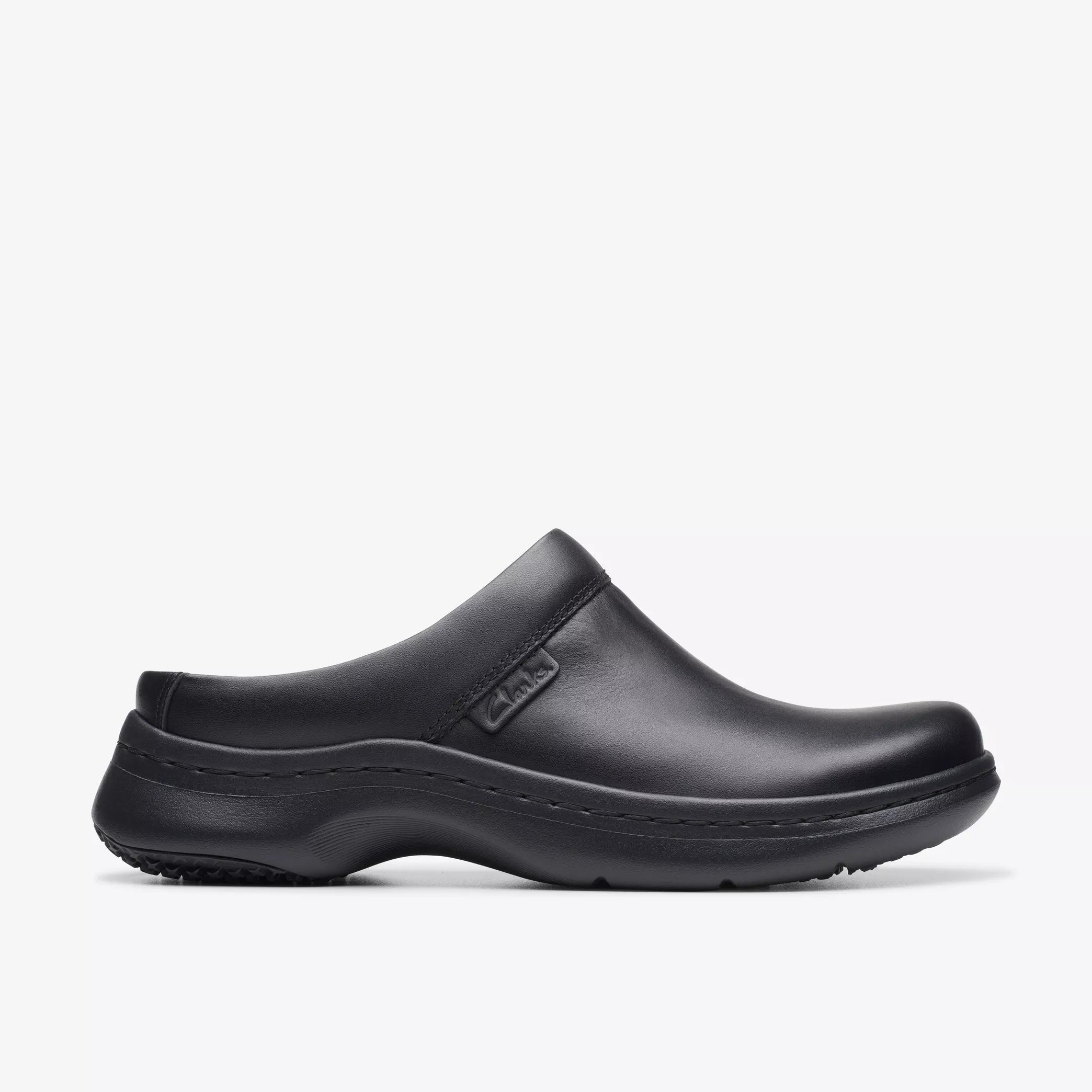 Leather women's casual shoes with a classic touchClarks Pro Clog Blk 75016 Wos