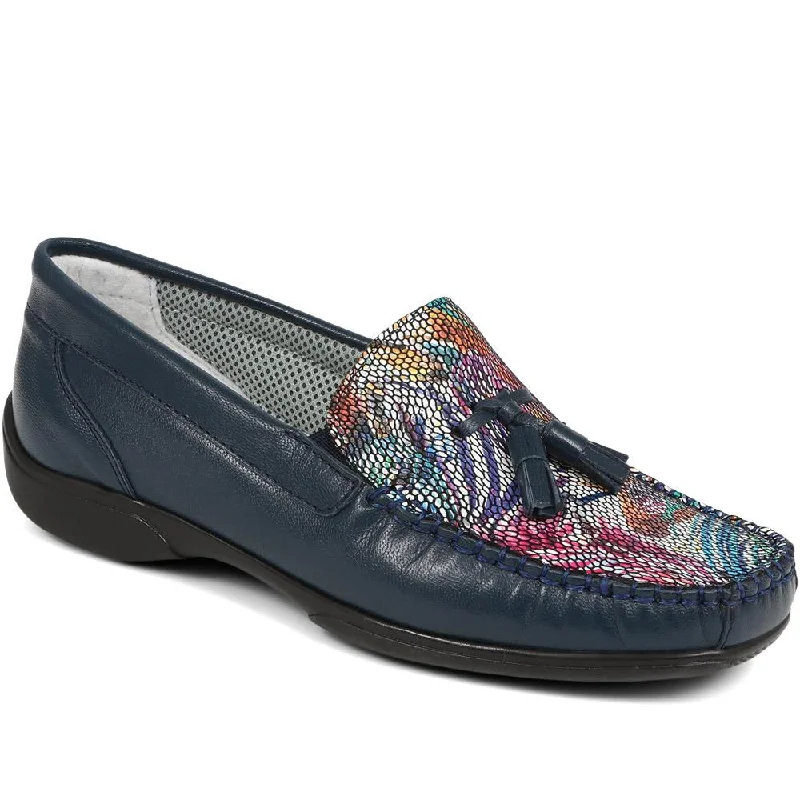 Women's casual oxford shoes for a preppy styleEmbroided Panel Leather Loafers - CONT39001 / 325 241 Women's casual oxford shoes for a preppy styleEmbroided Panel Leather Loafers - CONT39001 / 325 241