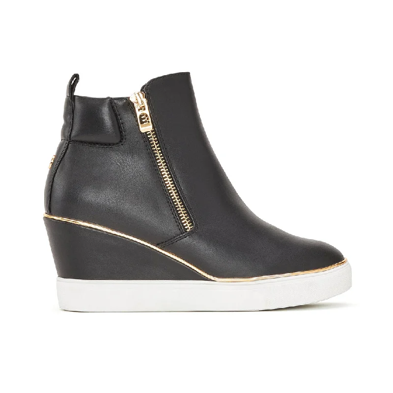 Lace - up women's casual shoes for a secure fitFallyn