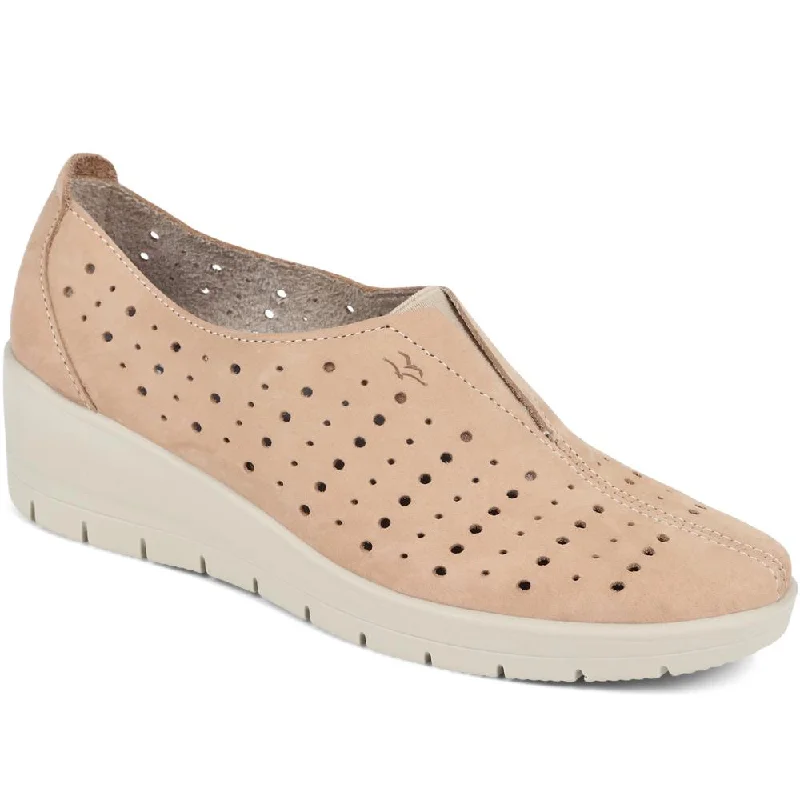 Women's casual shoes with memory foam insoles for extra comfortFly Flot Leather Cut Out Wedges - FLY39501 / 324 797 Women's casual shoes with memory foam insoles for extra comfortFly Flot Leather Cut Out Wedges - FLY39501 / 324 797