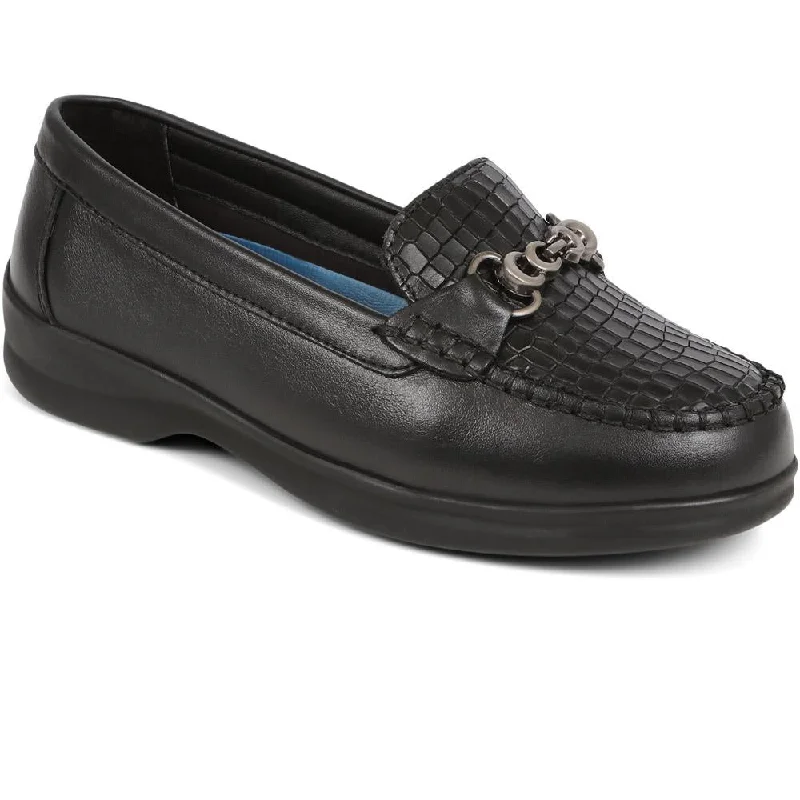 Women's casual shoes for a coffee dateLeather Loafers  - KADENCE / 325 574