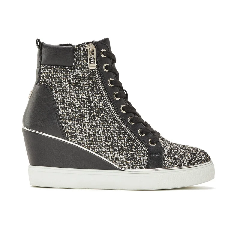 Women's casual shoes for a day at the beachFrannie