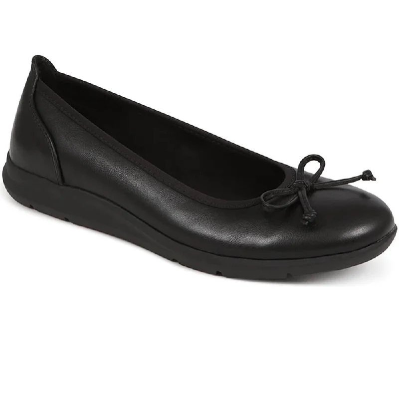 Women's casual knee - high boots for a bold statementSlip-on Ballet Pumps - WBINS40203 / 326 126 Women's casual knee - high boots for a bold statementSlip-on Ballet Pumps - WBINS40203 / 326 126