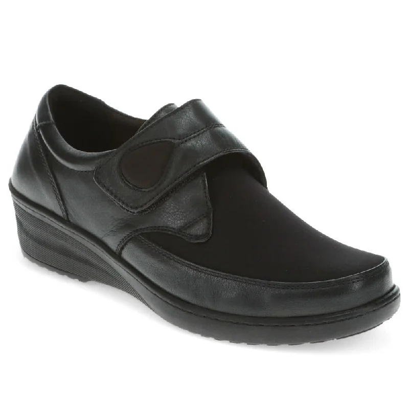 Women's casual shoes with geometric prints for a modern feelTouch-Fasten Wedge Shoes - LUCK40014 / 326 613 Women's casual shoes with geometric prints for a modern feelTouch-Fasten Wedge Shoes - LUCK40014 / 326 613