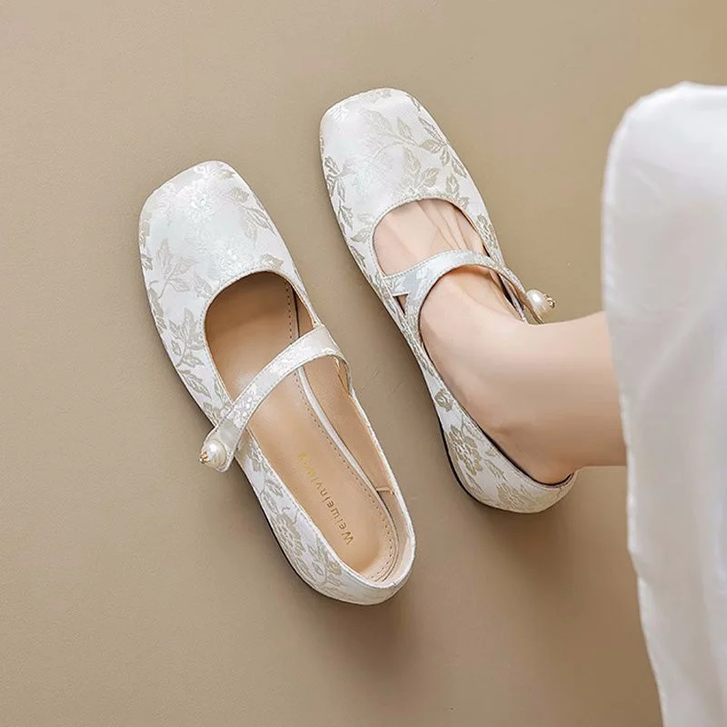 Women's casual shoes with embroidery for a detailed designWomen Retro Jacquard Low Block Mary Jane Shoes Women's casual shoes with embroidery for a detailed designWomen Retro Jacquard Low Block Mary Jane Shoes