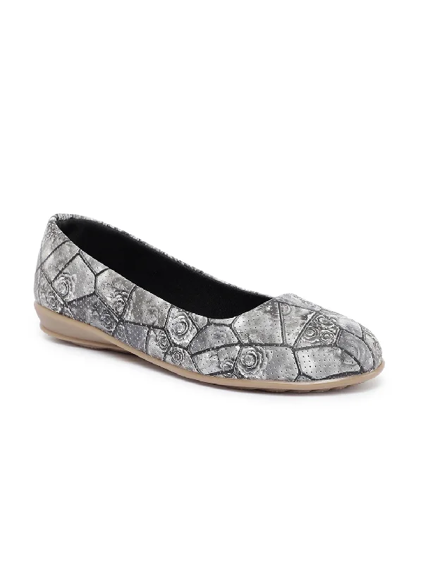 Women's casual suede shoes for a soft textureParagon K6003L Women Casual Shoes | Sleek & Stylish | Latest Trend | Casual & Comfortable | For Daily Wear Women's casual suede shoes for a soft textureParagon K6003L Women Casual Shoes | Sleek & Stylish | Latest Trend | Casual & Comfortable | For Daily Wear