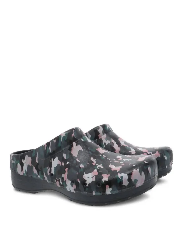 Plus Size Women's Embroidered Velvet Mules in Burgundy for a Luxurious Party OutfitWomen's Kane Eva Clog In Camo Plus Size Women's Embroidered Velvet Mules in Burgundy for a Luxurious Party OutfitWomen's Kane Eva Clog In Camo