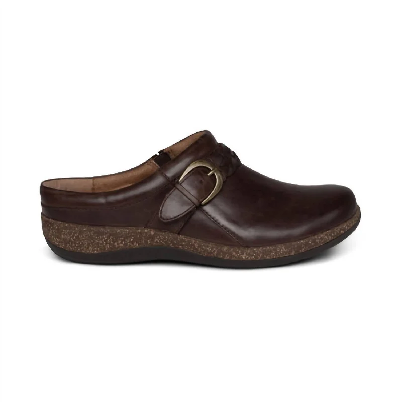 Women's Embroidered Floral Mules in White for a Feminine and Spring - like EnsembleWomen's Libby Comfort Clog In Brown Women's Embroidered Floral Mules in White for a Feminine and Spring - like EnsembleWomen's Libby Comfort Clog In Brown
