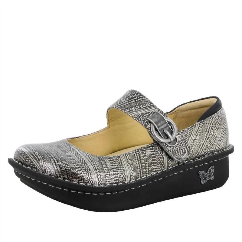 Women's Pointed Toe Satin Mules in Champagne for a Glamorous Evening EventWomen's Paloma Shoes In Chain Mail Women's Pointed Toe Satin Mules in Champagne for a Glamorous Evening EventWomen's Paloma Shoes In Chain Mail