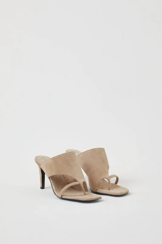Women's Embroidered Floral Mules in White for a Feminine and Spring - like EnsembleWomen's Suede Mule In Plaster Beige Women's Embroidered Floral Mules in White for a Feminine and Spring - like EnsembleWomen's Suede Mule In Plaster Beige
